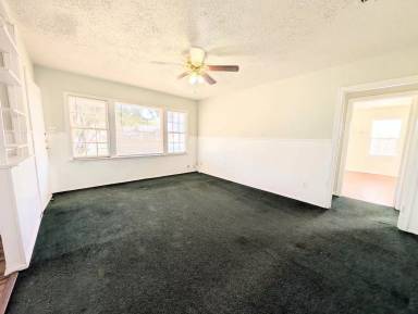 Main picture of 2823 33rd St