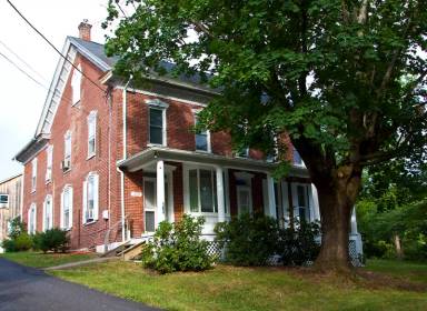 Main picture of 103 Main St