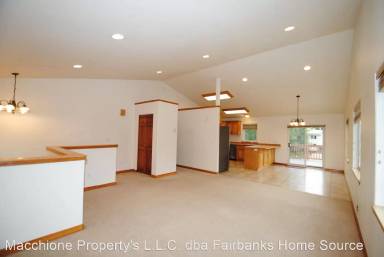 Main picture of 167 Syracuse Ct