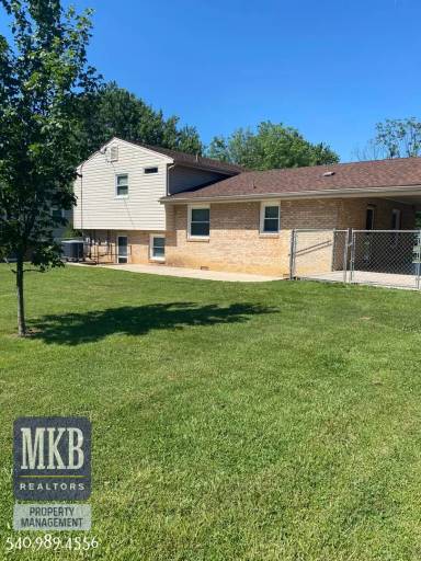 Main picture of 124 Howard Dr