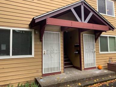 Main picture of 3212 SE 9th Ave