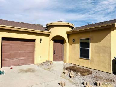 Main picture of 8943 Marks St