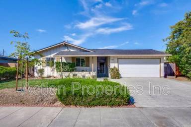 Main picture of 1353 Flicker Way
