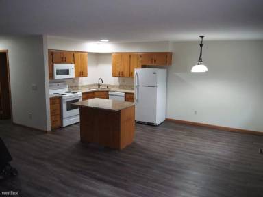 Main picture of 2651 Sylvan St