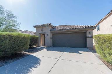 Main picture of 852 E Desert Rose Trl