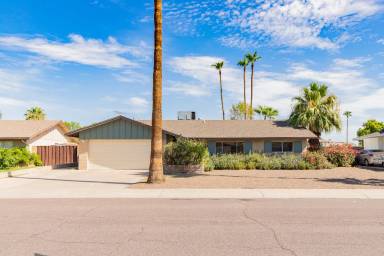 Main picture of 1622 E Fremont Dr