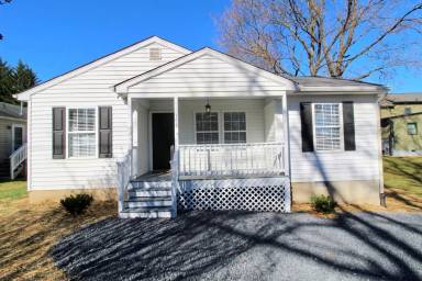 Main picture of 108 Guy St