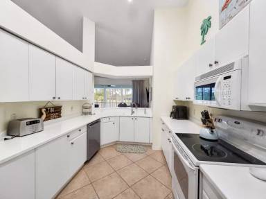 Main picture of 8175 Celeste Dr