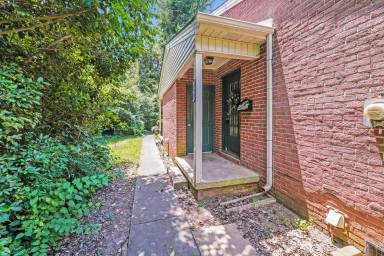 Main picture of 405B W Harvie Ave