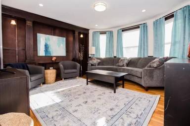 Main picture of 28 Clay St