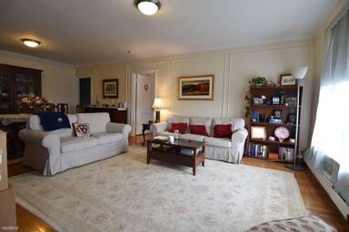 Main picture of 1286 Beacon St