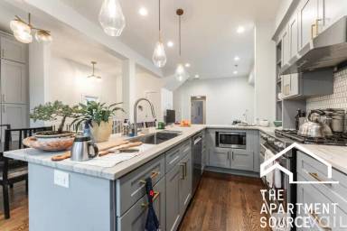 Main picture of 2161 N Maplewood Ave