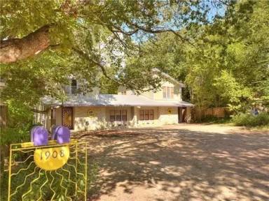 Main picture of 1908B Lightsey Rd