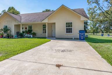 Main picture of 305 W Franklin St