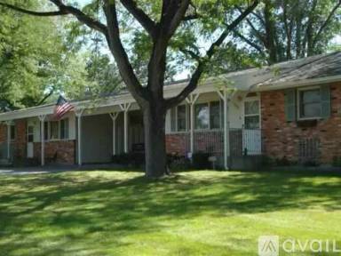 Main picture of 1722 Dora Dr S