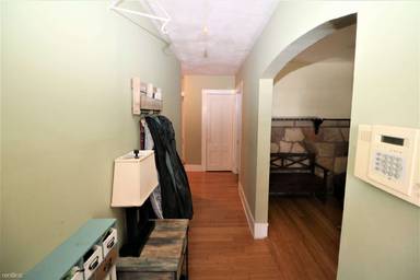 Main picture of 30 Touro Ave