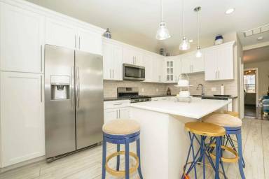 Main picture of 249 Beech St