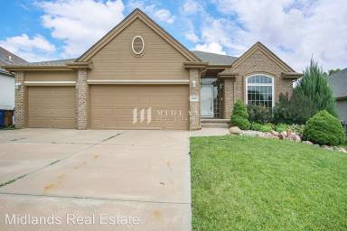 Main picture of 9605 S 27th Ave