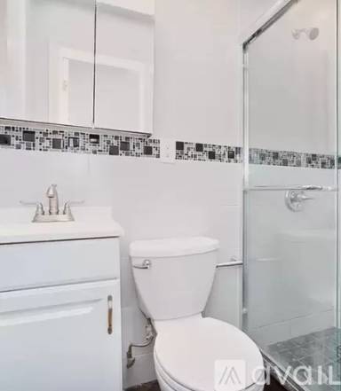 Main picture of 677 Lincoln Pl