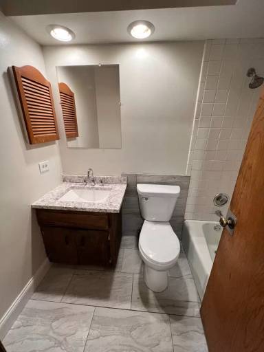 Main picture of 6644 N Harlem Ave