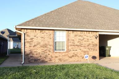 Main picture of 1302 Commerce Dr