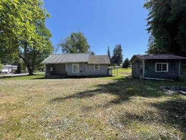 Main picture of 2708 N Machias Rd