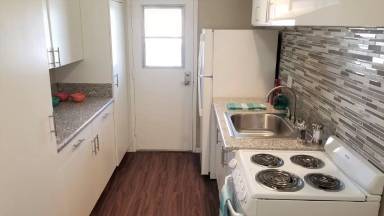 Main picture of 127 W Cypress St