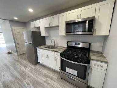Main picture of 2535 N Water St