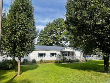 Main picture of 10289 Center St