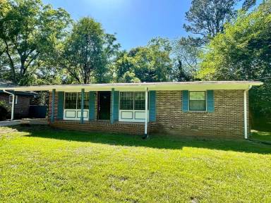 Main picture of 245 Clarke Dr
