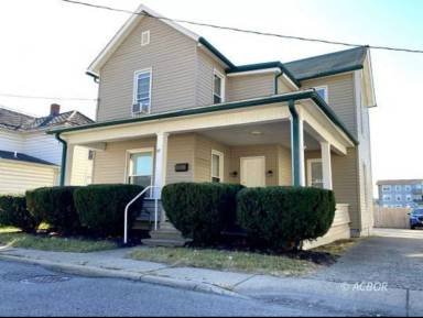 Main picture of 97 S Shafer St
