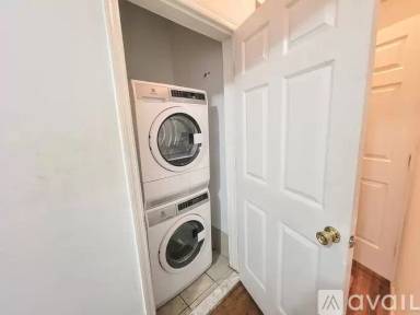 Main picture of 245 Throop Ave