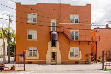 Main picture of 1727 Ringling Blvd