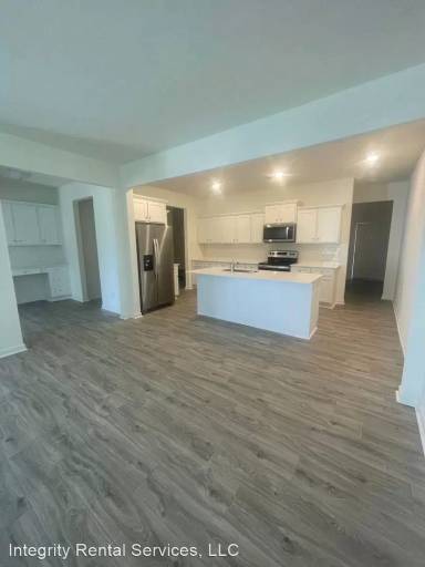 Main picture of 148 Lorcan Ln