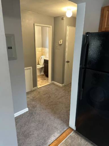 Main picture of 1000 E Mount Airy Ave