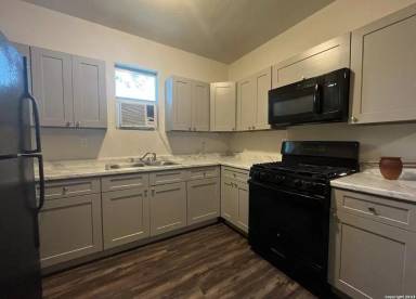 Main picture of 378 E Petaluma Blvd