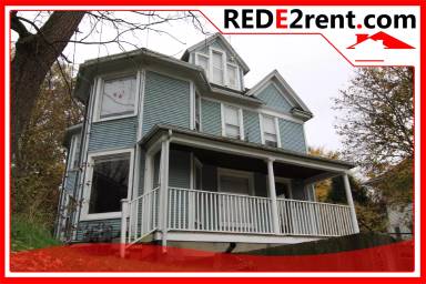Main picture of 220 E Racine St