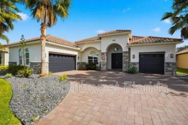 Main picture of 945 145th Street Cir NE