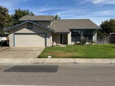 Main picture of 501 E Milgeo Ave