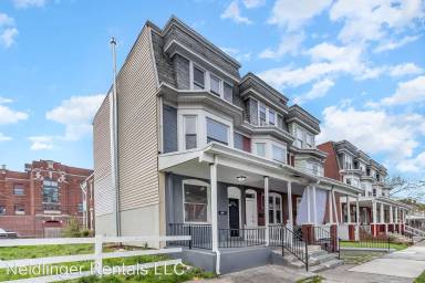 Main picture of 2562 Lexington St