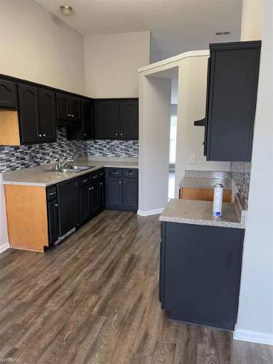 Main picture of 2500 Boxford Ln