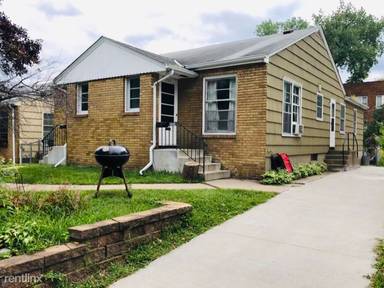 Main picture of 2104 Grand Ave S