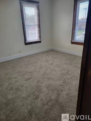 Main picture of 123 E Grand Ave