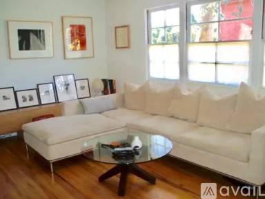 Main picture of 1131 Bay St