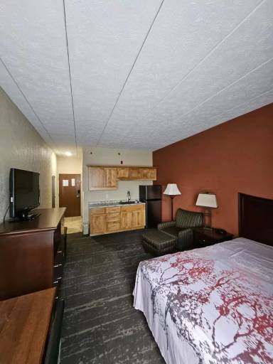 Main picture of 44128 Fairground Rd