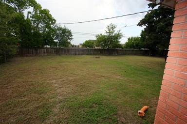 Main picture of 910 Gilchrist Ave