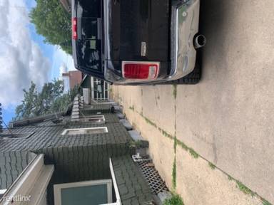 Main picture of 317 Oak Ave