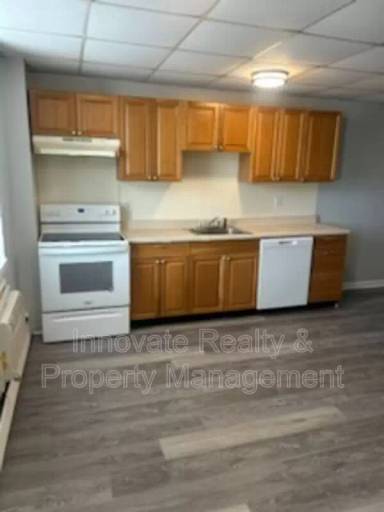Main picture of 29 E Logan Ave