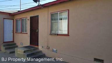 Main picture of 240 W 12th St