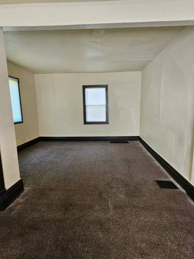 Main picture of 819 E Whitmer St